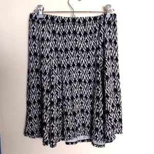 Max Studio Skirt - Medium